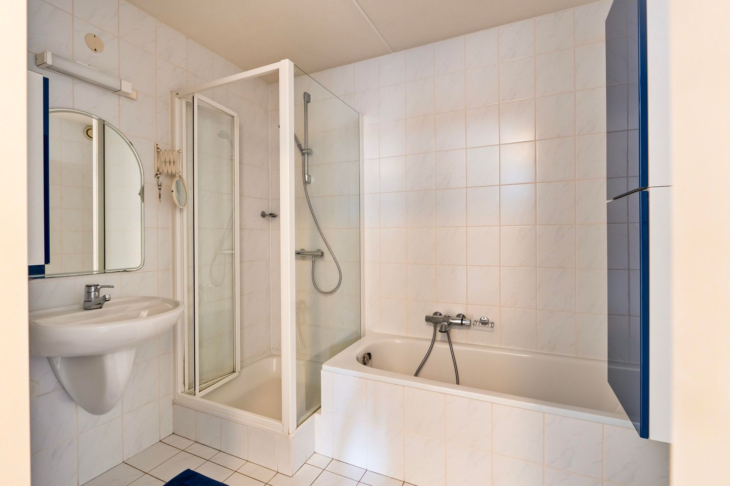 Photo 20 of Roerdompstraat 13