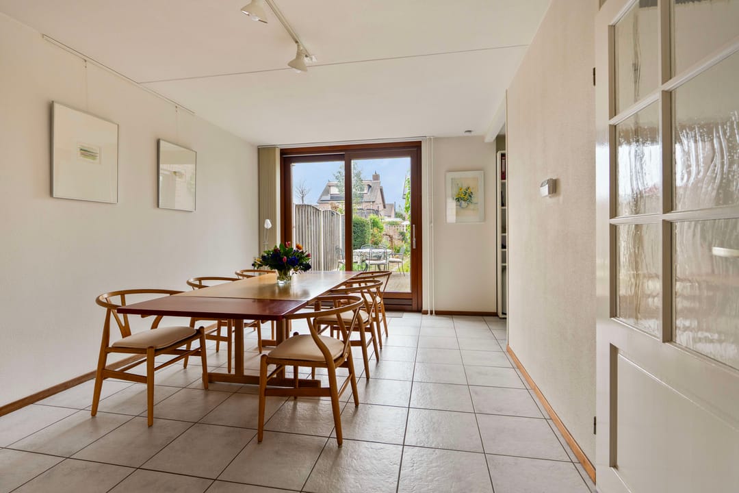 Photo 8 of Roerdompstraat 13