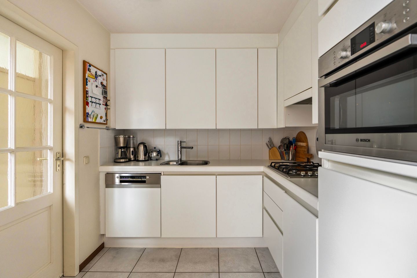 Photo 10 of Roerdompstraat 13