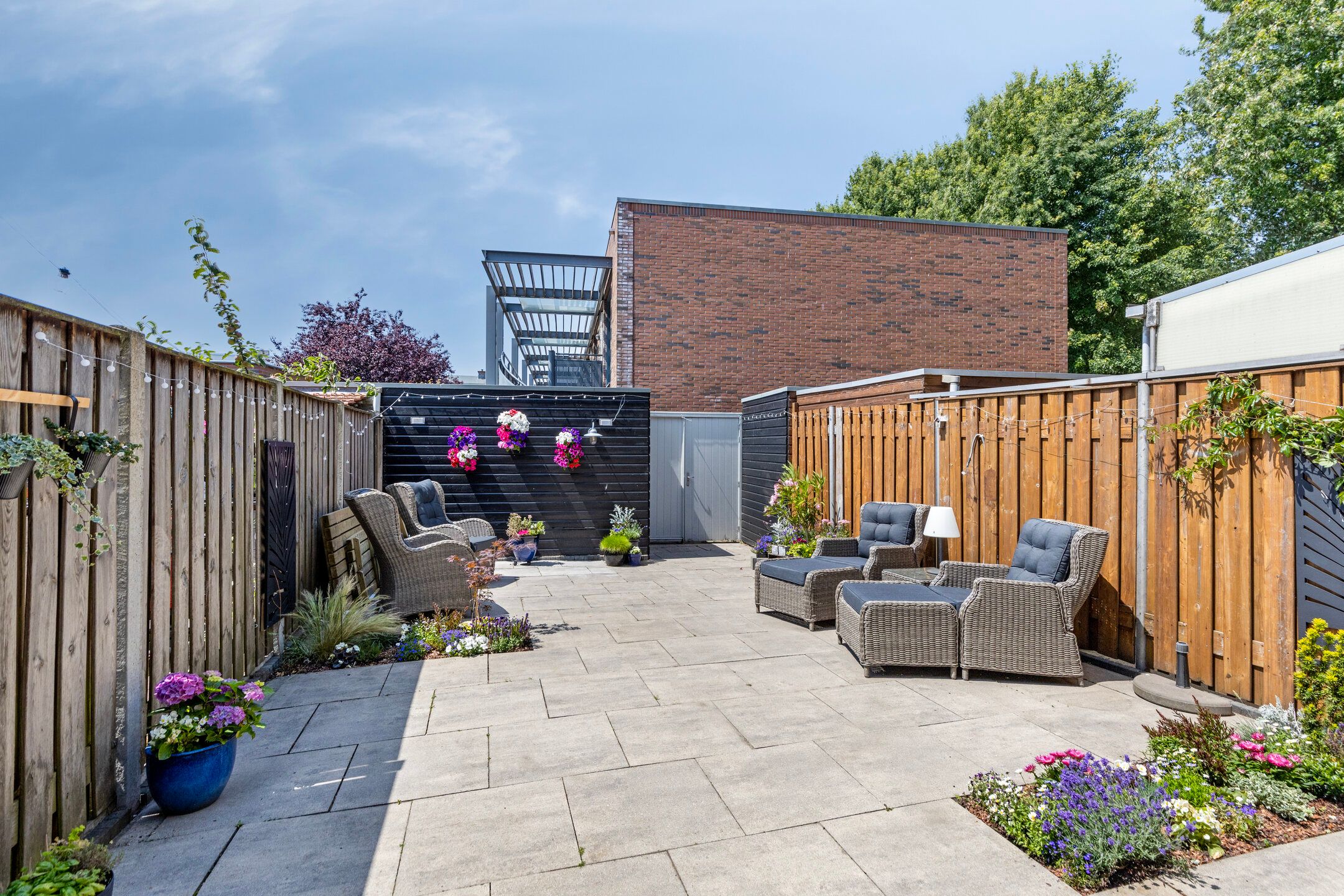 Recently modernized family home with large roof terrace and west-facing garden in quiet neighborhood — 21