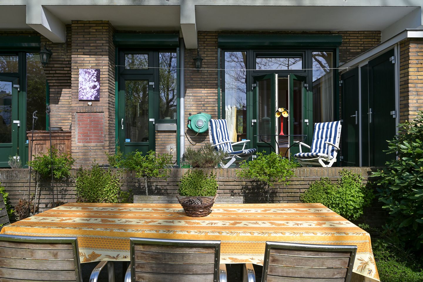 Spacious Ground Floor Apartment with Sunny Southwest Garden Near the Dunes — 25