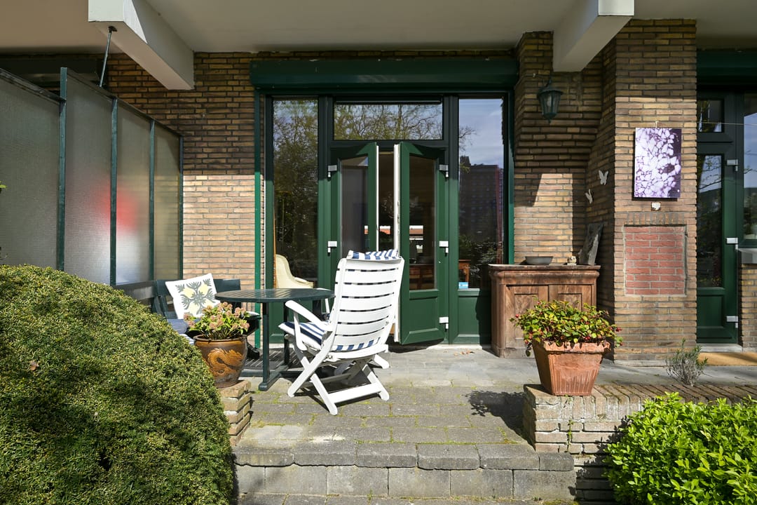 Spacious Ground Floor Apartment with Sunny Southwest Garden Near the Dunes — 26
