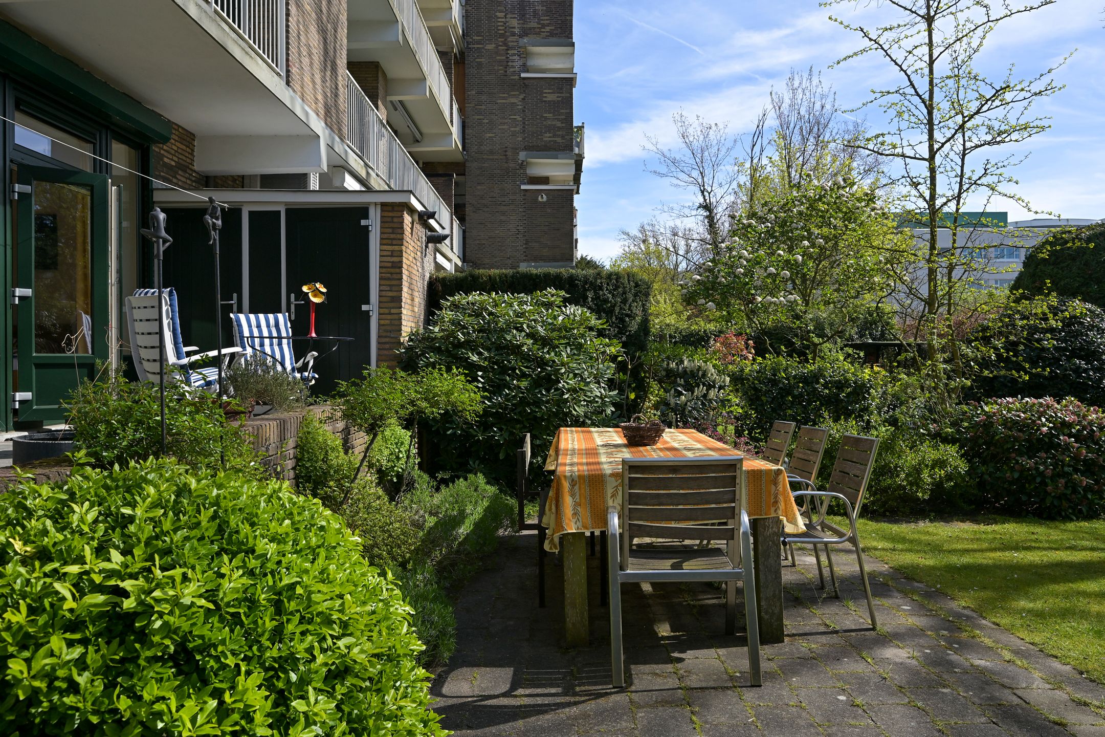 Spacious Ground Floor Apartment with Sunny Southwest Garden Near the Dunes — 24