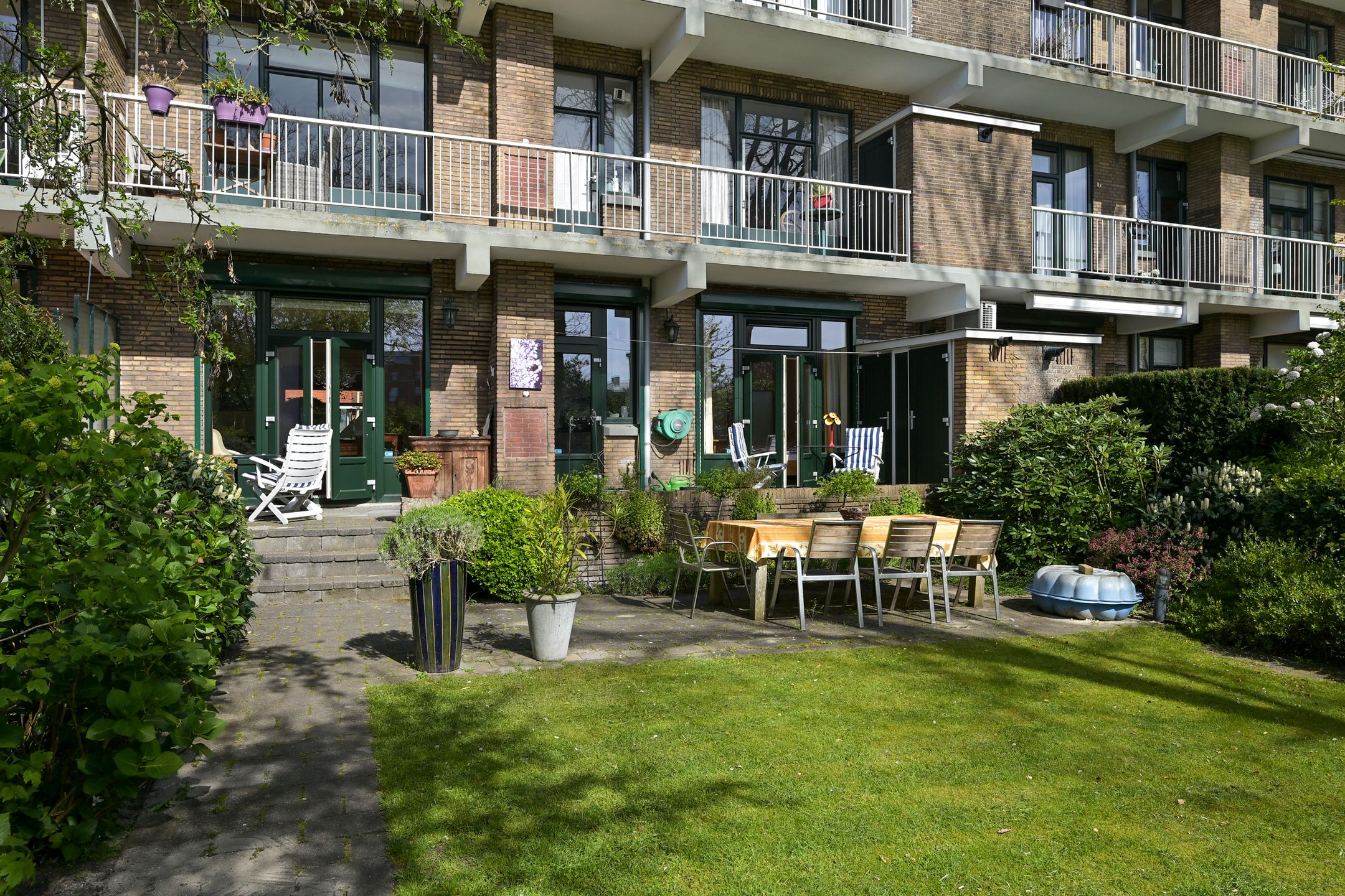 Spacious Ground Floor Apartment with Sunny Southwest Garden Near the Dunes — 27