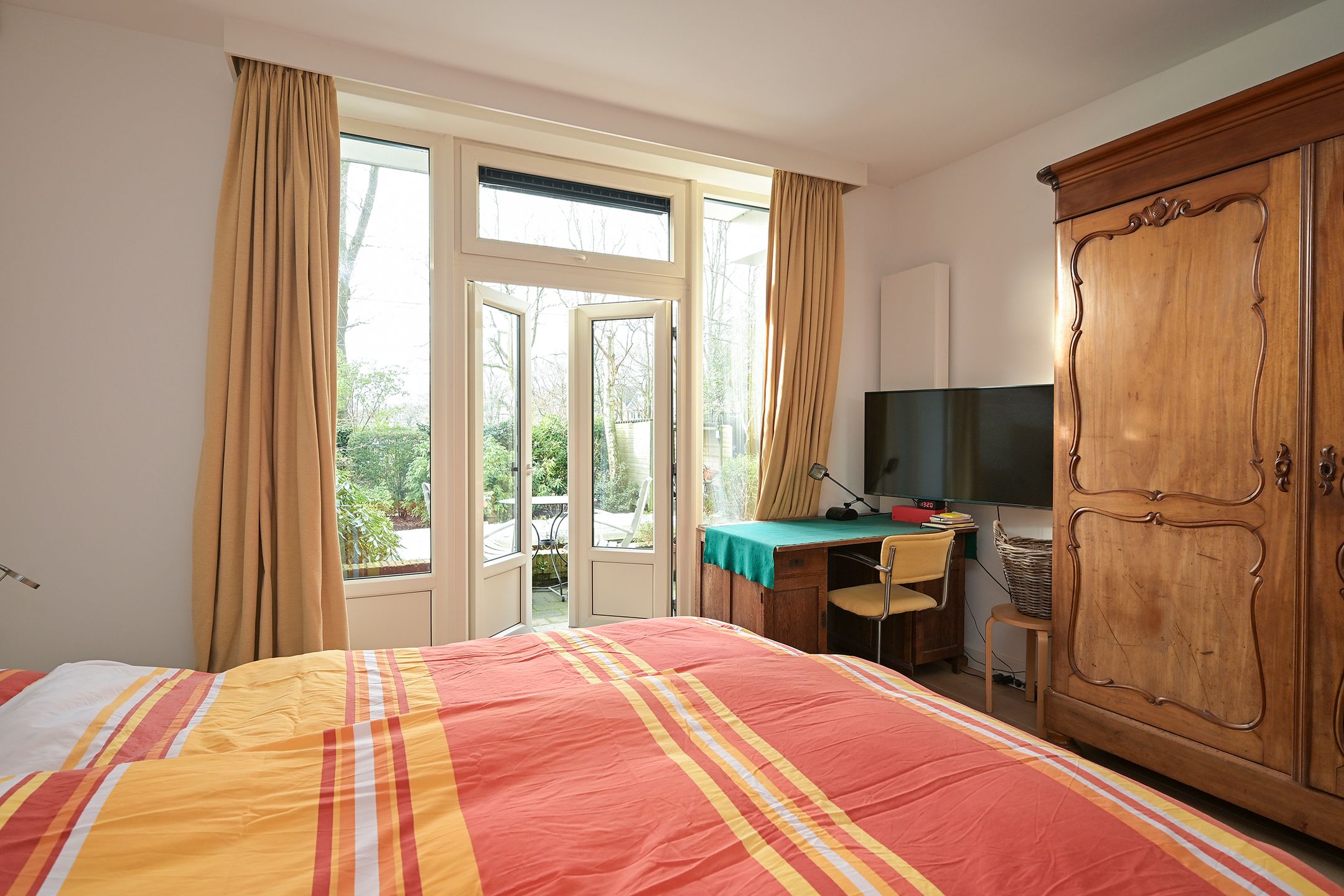 Spacious Ground Floor Apartment with Sunny Southwest Garden Near the Dunes — 30