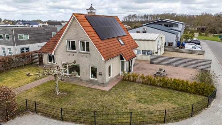 Deeling 9 main image