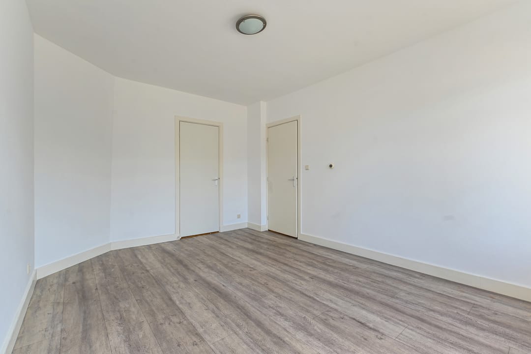Two-room apartment with balcony in Leyenburg — 8
