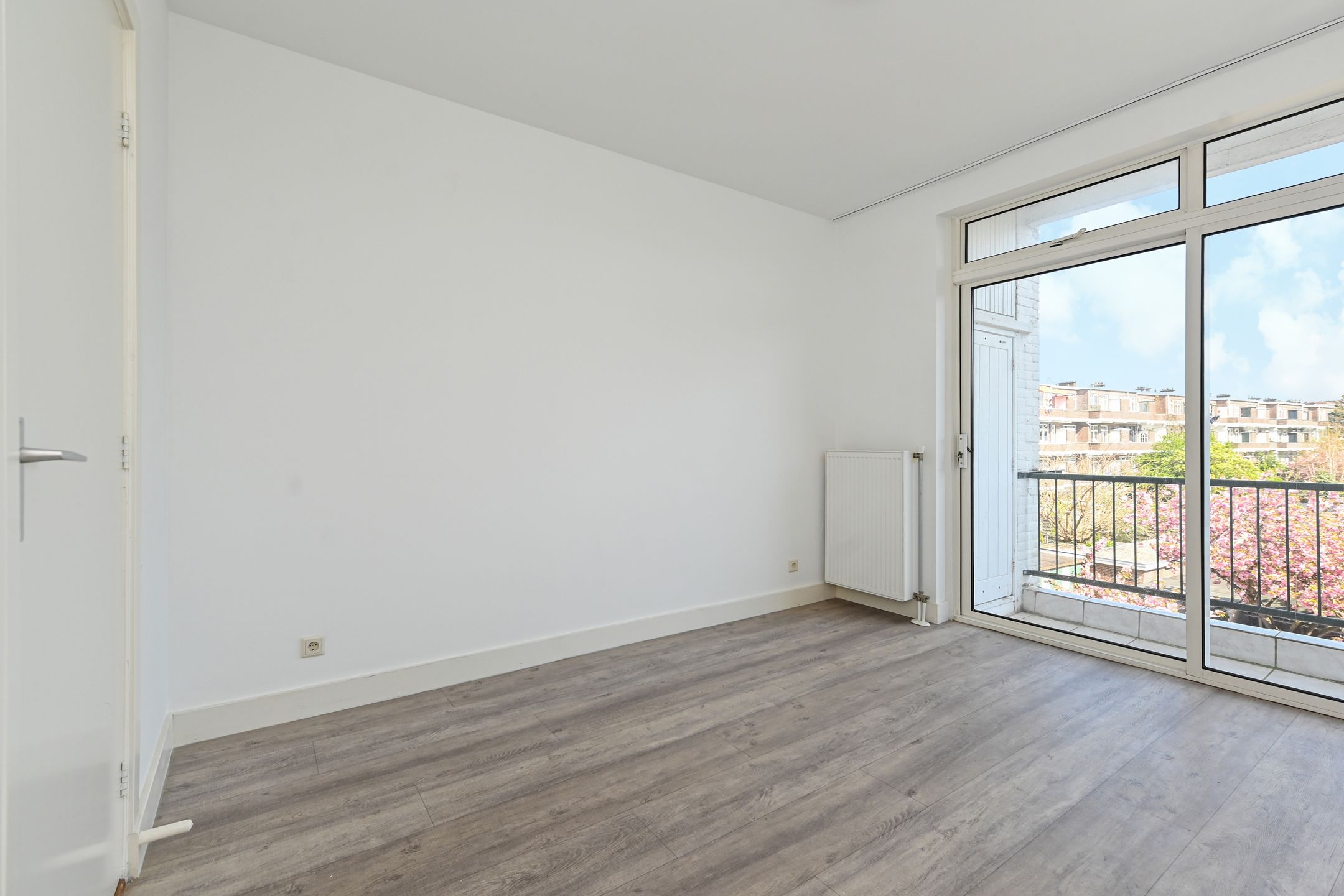 Two-room apartment with balcony in Leyenburg — 15