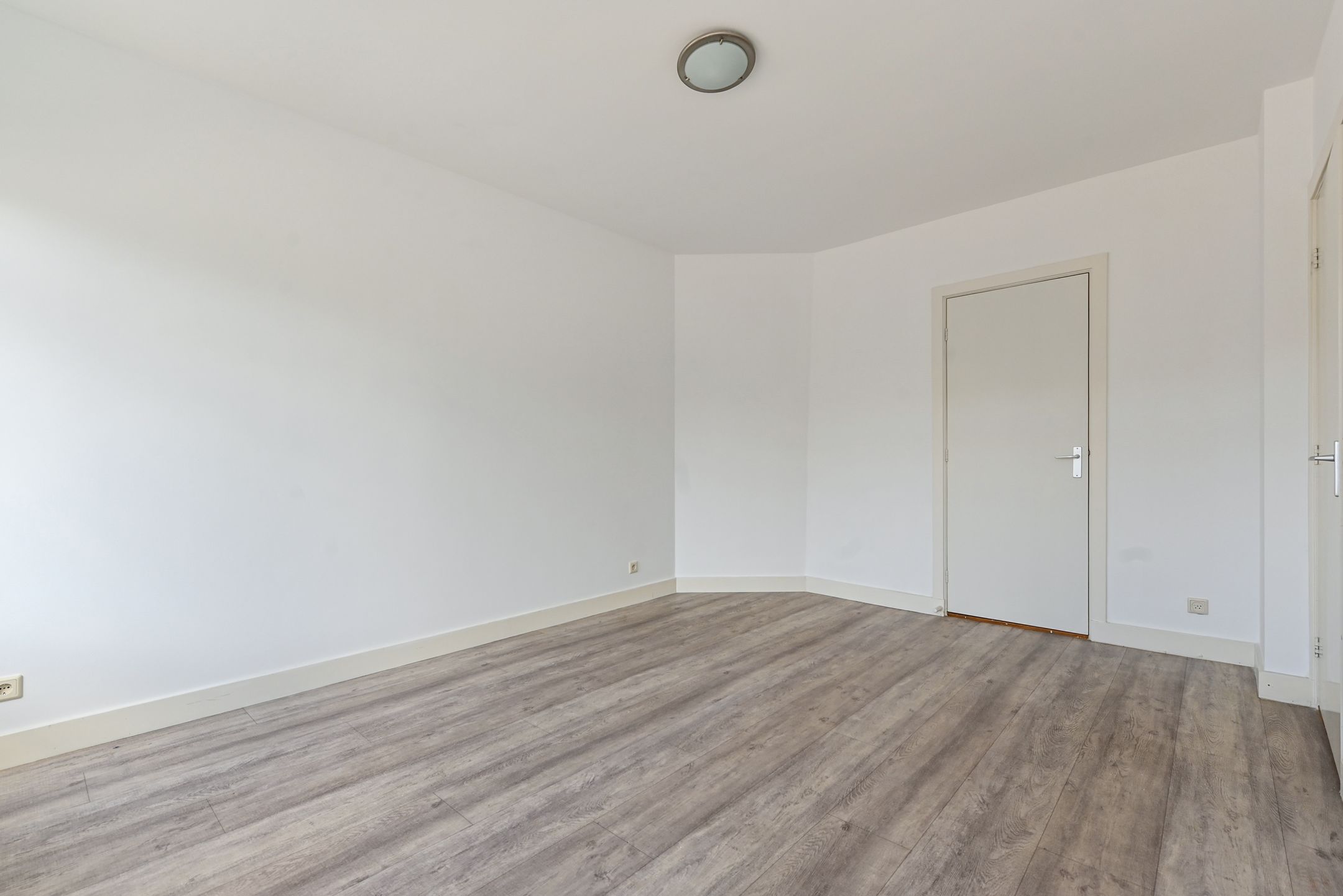 Two-room apartment with balcony in Leyenburg — 9