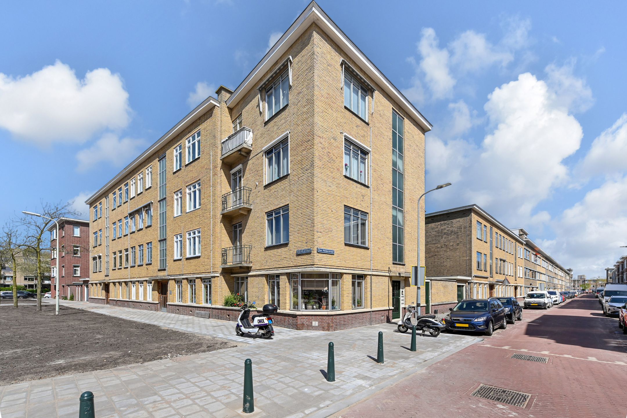 Two-room apartment with balcony in Leyenburg — 27
