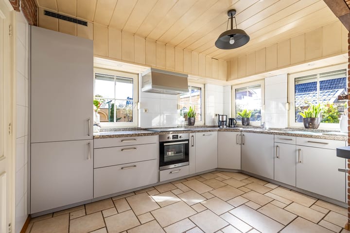 Photo 3 of Varenstraat 1