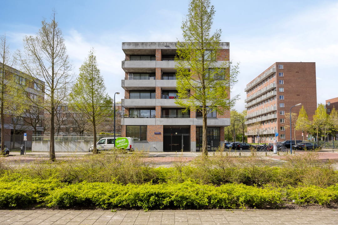 Spacious 3-room apartment with balcony and parking in Amsterdam West — 41