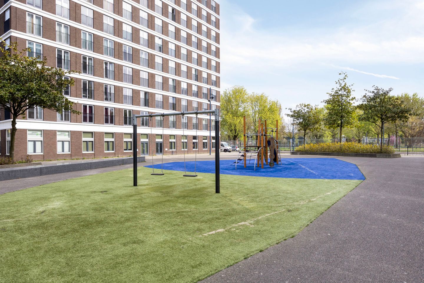 Spacious 3-room apartment with balcony and parking in Amsterdam West — 34