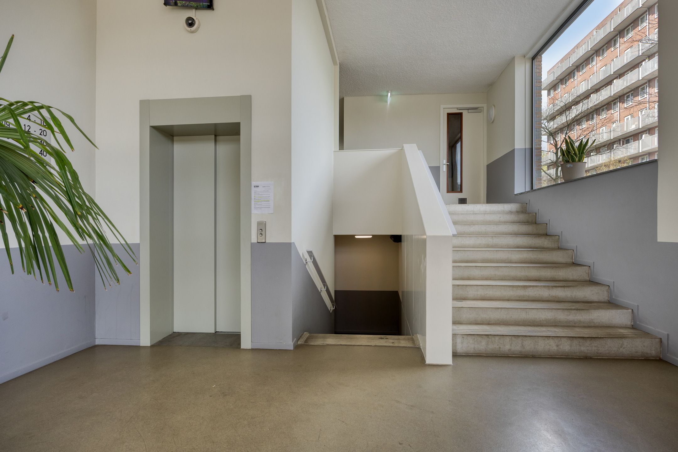 Spacious 3-room apartment with balcony and parking in Amsterdam West — 45