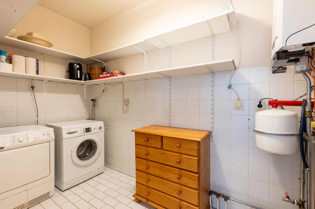 Spacious corner apartment with parking and covered south-facing balcony in Vaassen centre — 26