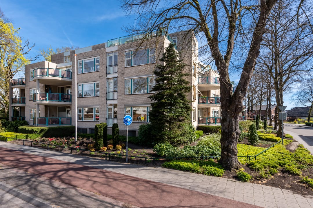 Spacious corner apartment with parking and covered south-facing balcony in Vaassen centre — 32