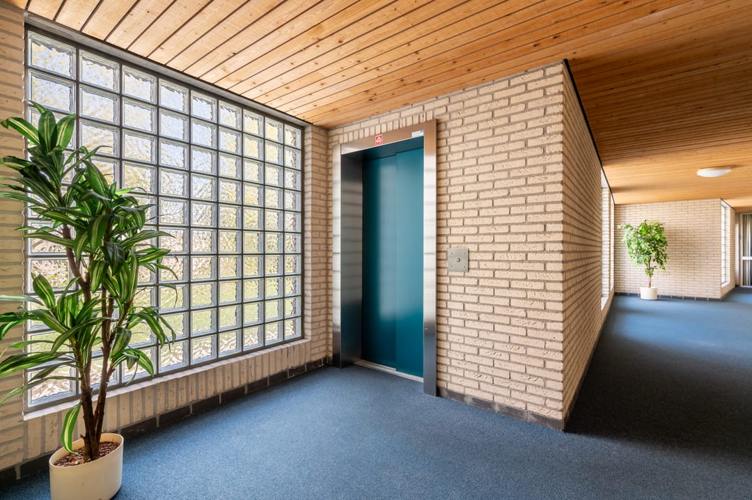 Spacious corner apartment with parking and covered south-facing balcony in Vaassen centre — 28