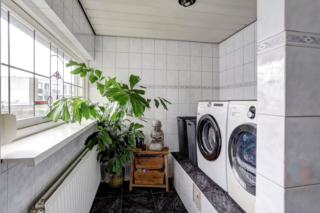 Spacious Townhouse with 4 Bedrooms and 2 Bathrooms in Central Roosendaal — 23