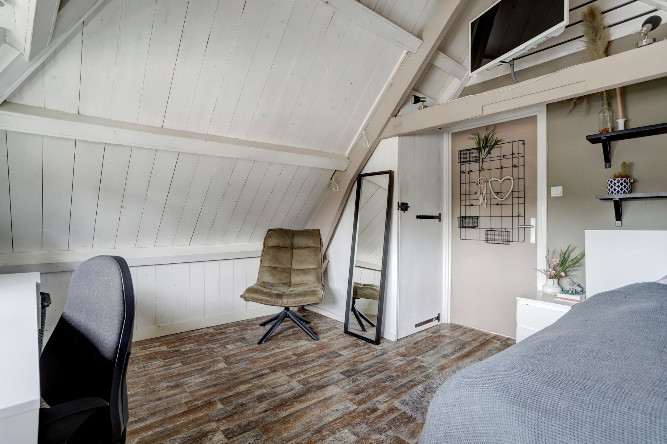 Spacious Townhouse with 4 Bedrooms and 2 Bathrooms in Central Roosendaal — 27