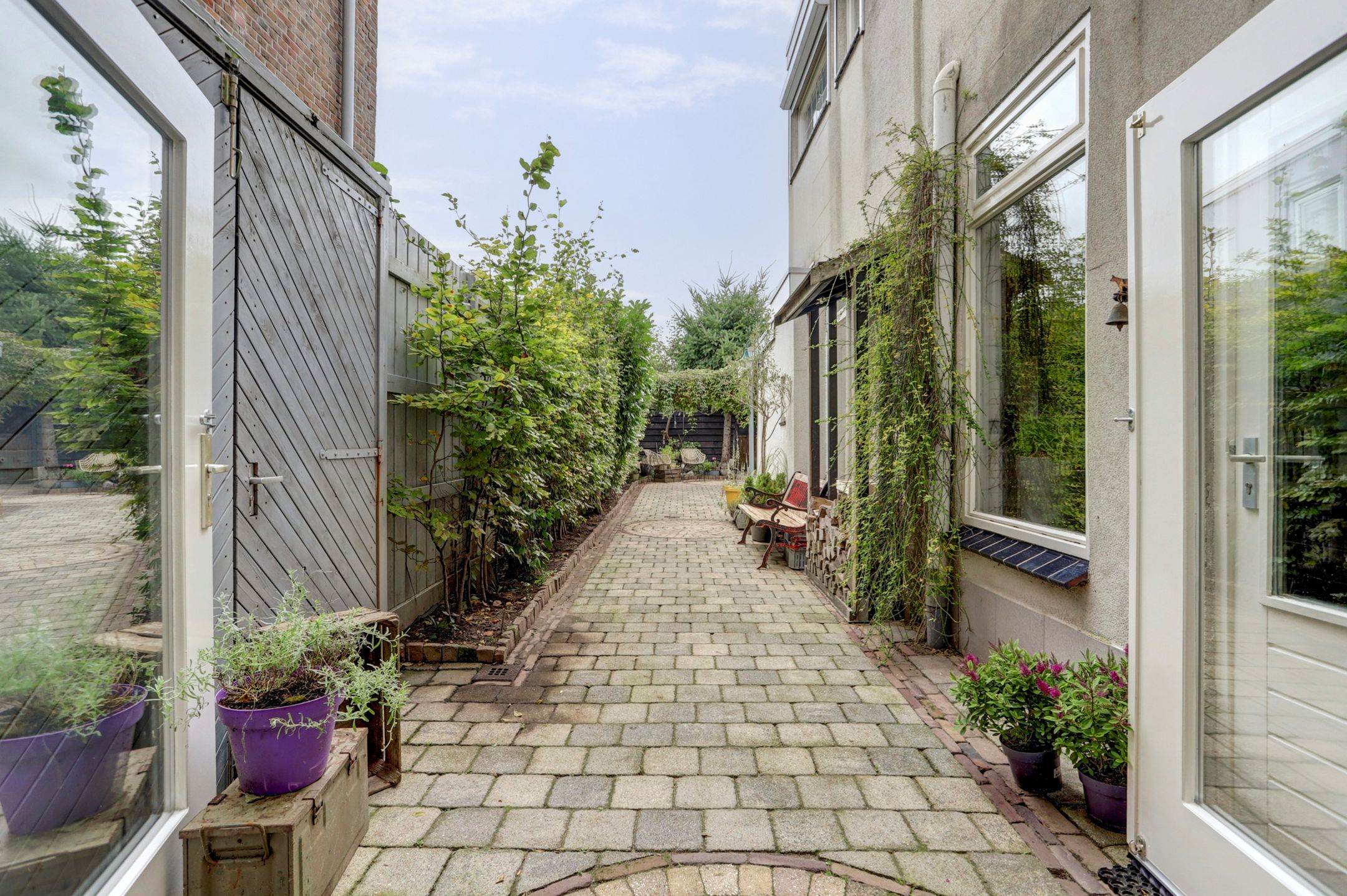 Spacious Townhouse with 4 Bedrooms and 2 Bathrooms in Central Roosendaal — 36