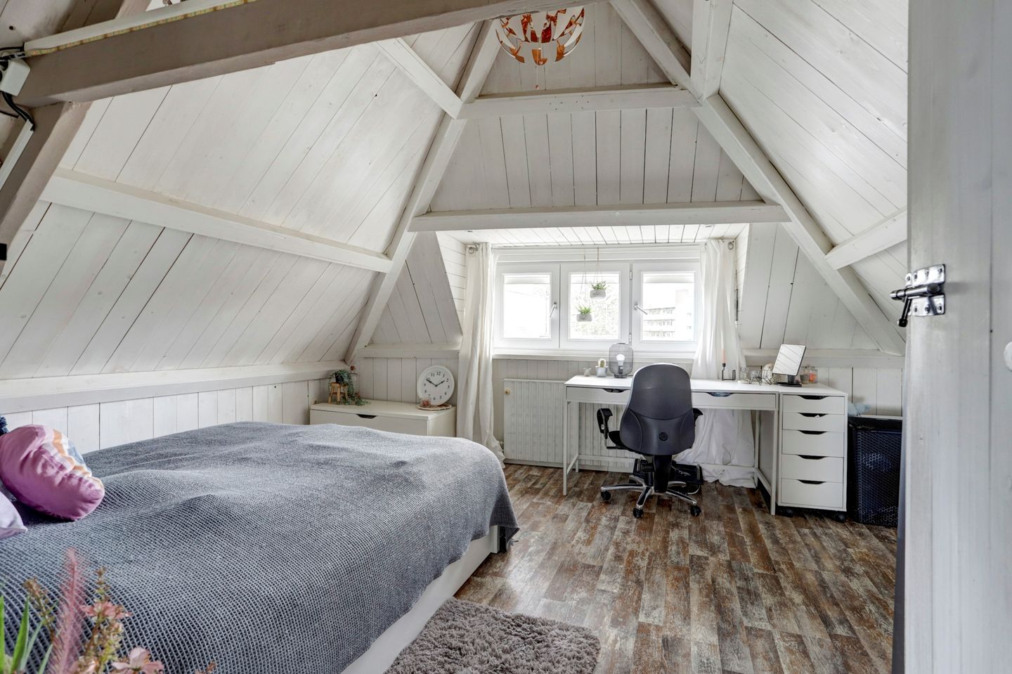 Spacious Townhouse with 4 Bedrooms and 2 Bathrooms in Central Roosendaal — 20