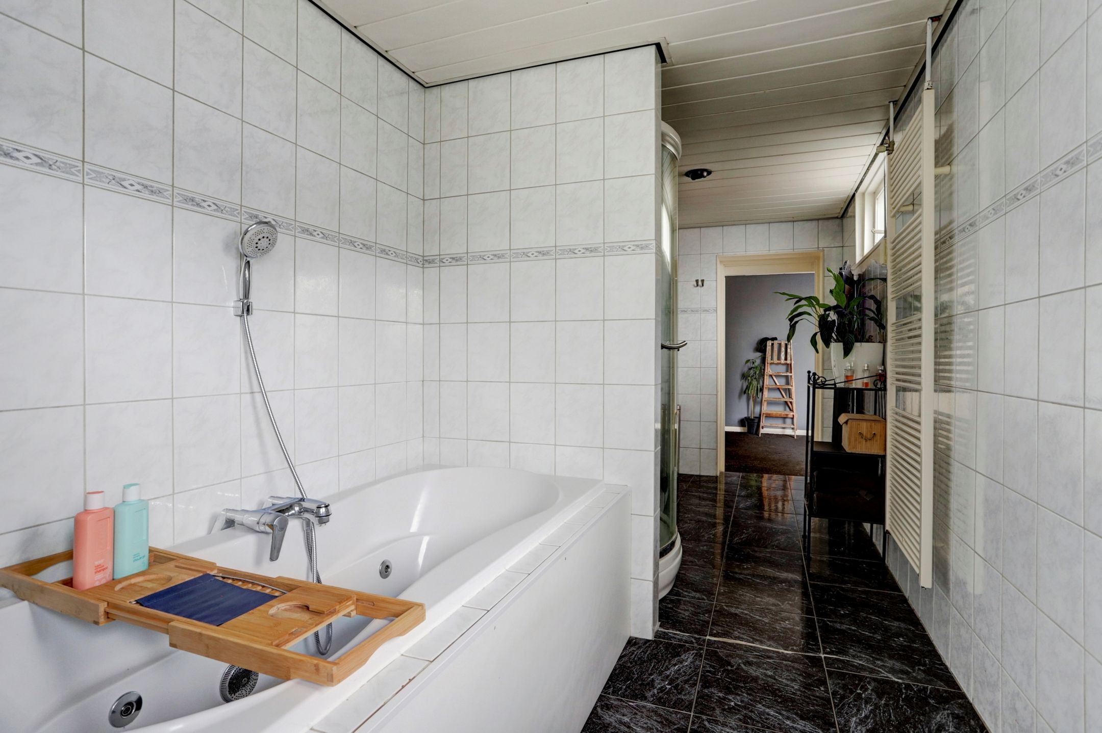 Spacious Townhouse with 4 Bedrooms and 2 Bathrooms in Central Roosendaal — 24