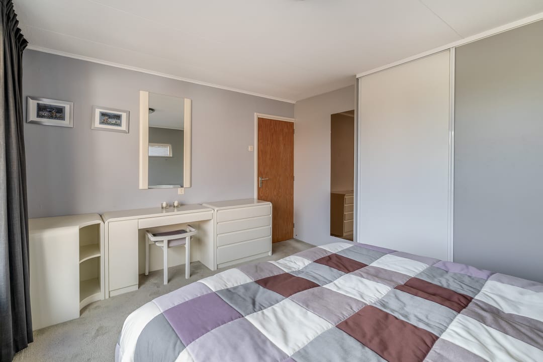 Extended semi-detached house with double garage and rooftop terrace in Reeuwijk-Dorp — 26