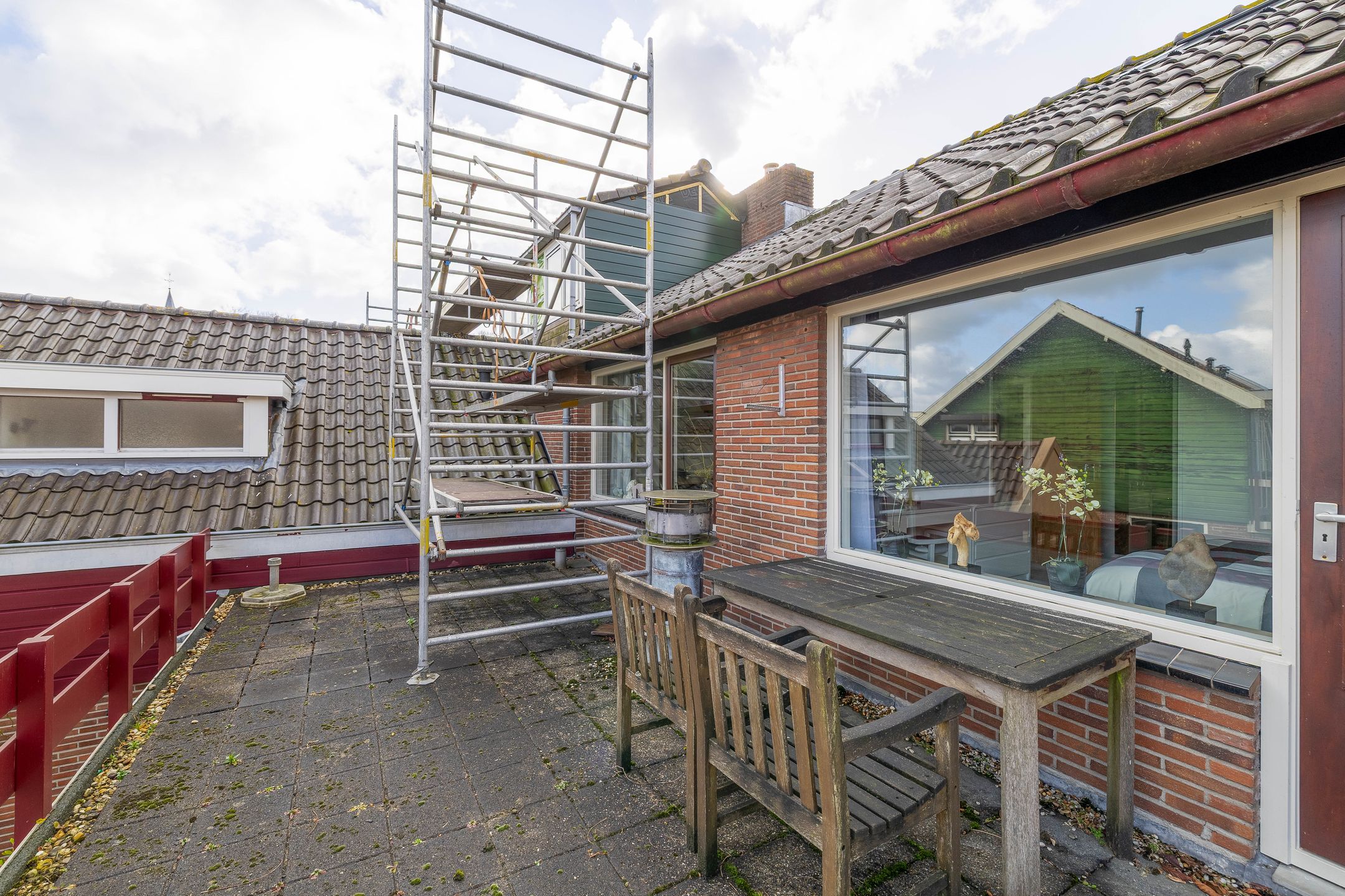 Extended semi-detached house with double garage and rooftop terrace in Reeuwijk-Dorp — 27