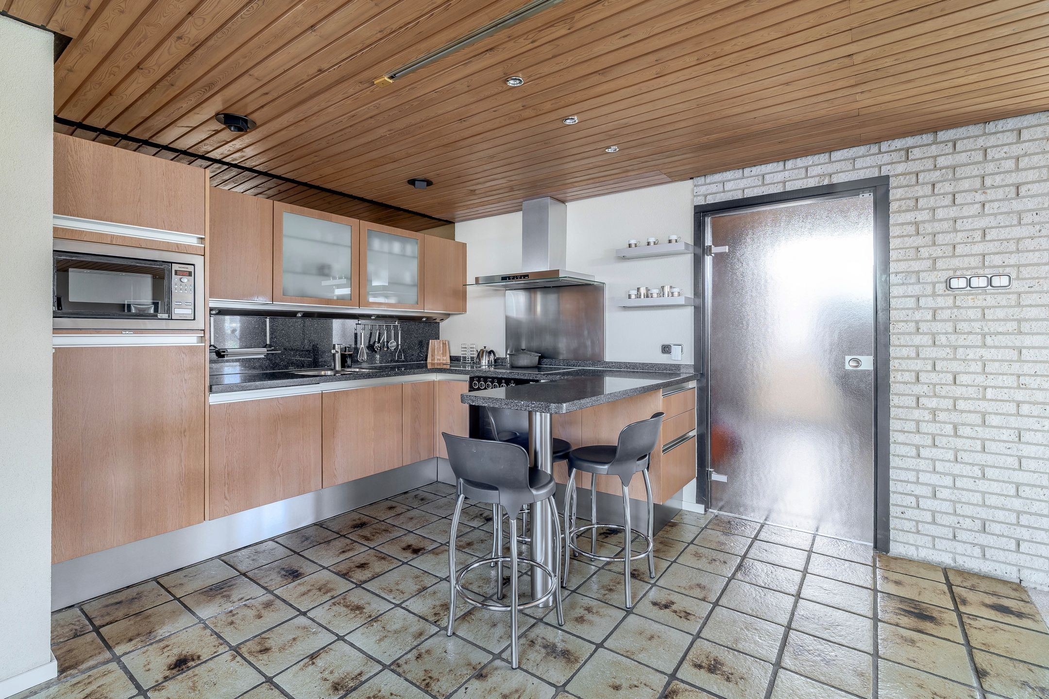 Extended semi-detached house with double garage and rooftop terrace in Reeuwijk-Dorp — 21