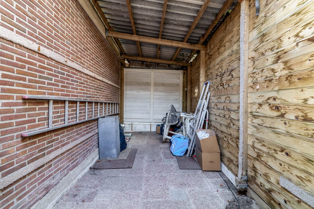 Extended semi-detached house with double garage and rooftop terrace in Reeuwijk-Dorp — 41
