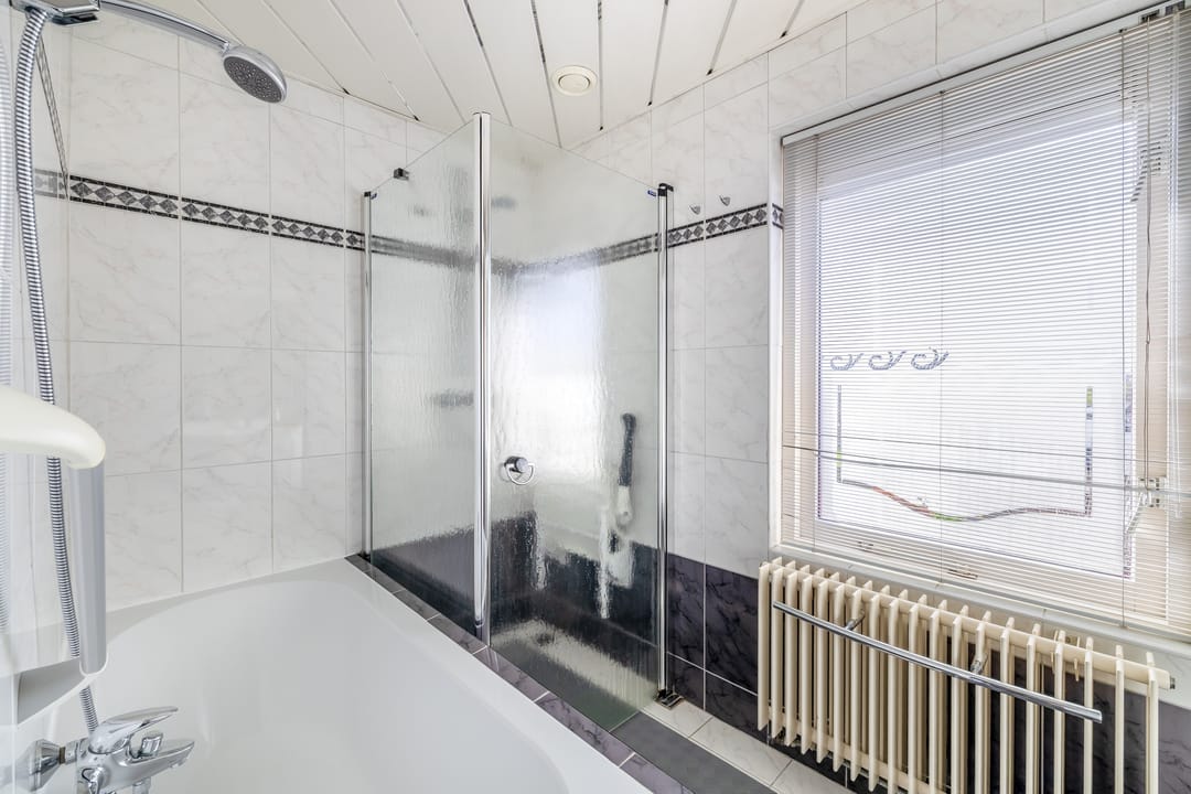 Extended semi-detached house with double garage and rooftop terrace in Reeuwijk-Dorp — 31