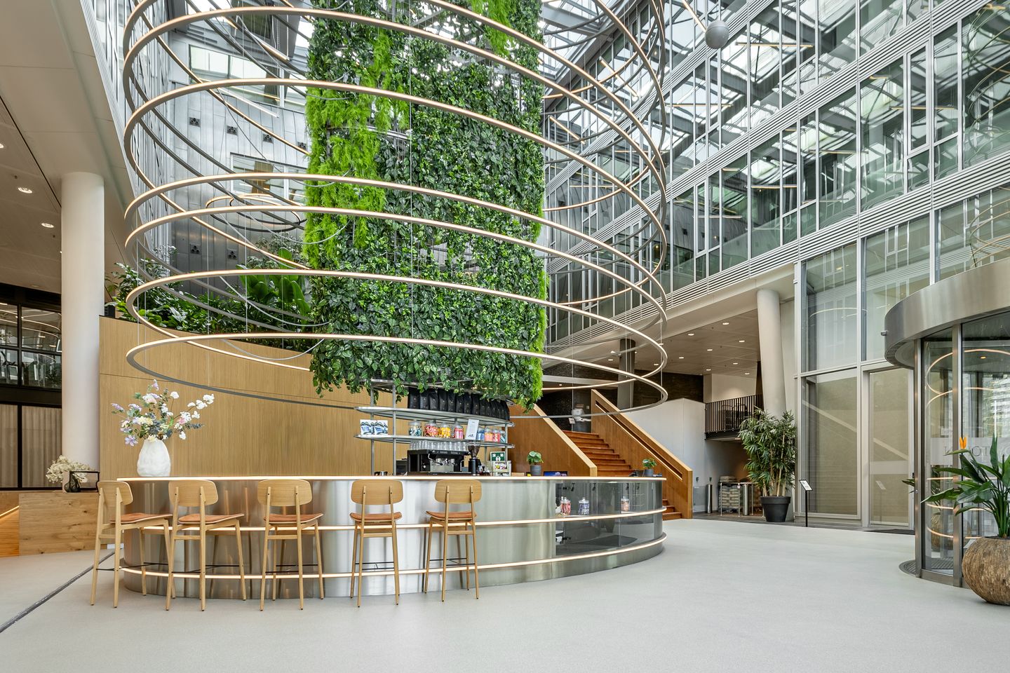 Bekijk foto 3 van Kennedyplein 200-260