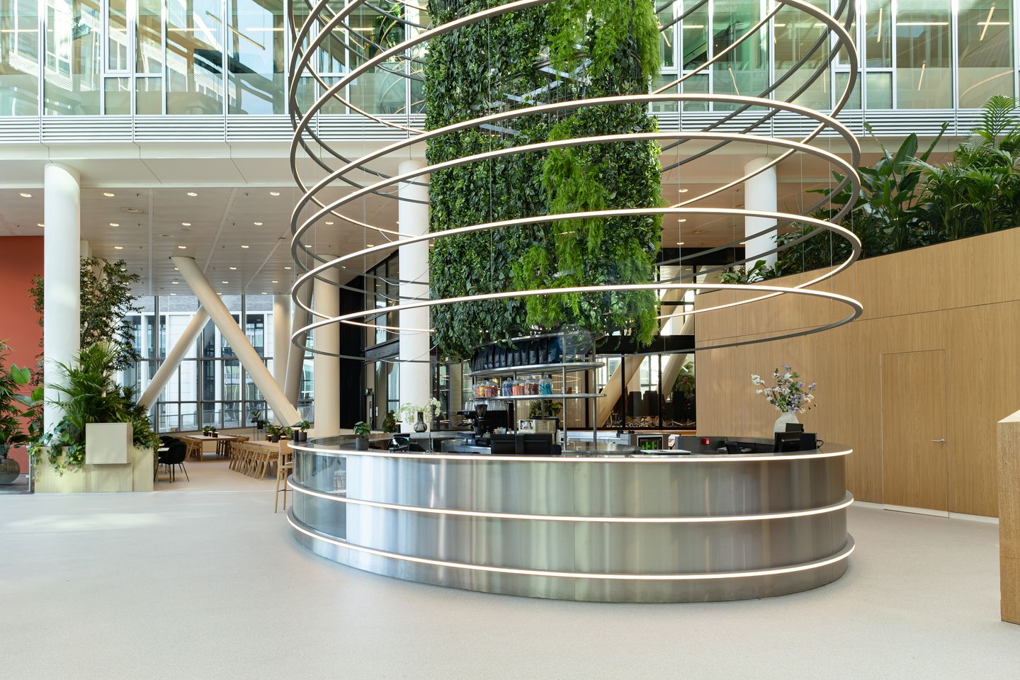 Bekijk foto 5 van Kennedyplein 200-260