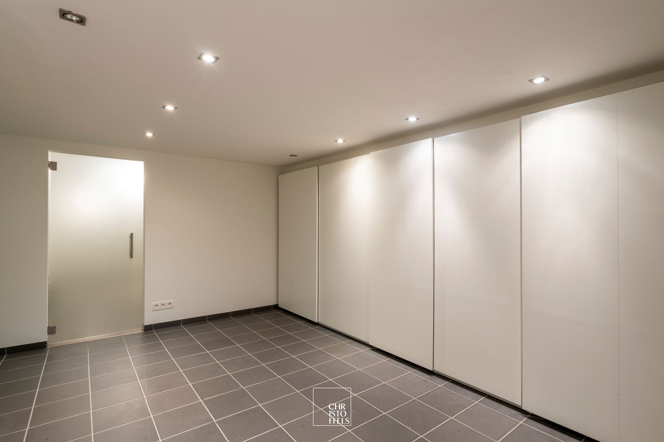 Stylish detached villa with 4 bedrooms and double garage in quiet residential area near Lanaken — 15