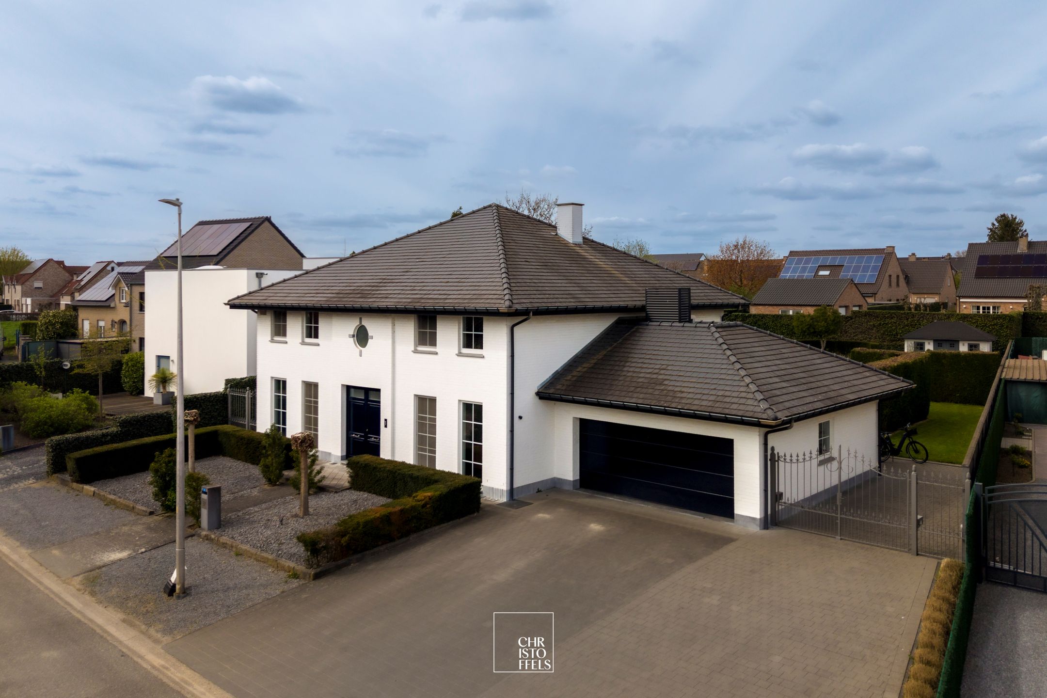 Stylish detached villa with 4 bedrooms and double garage in quiet residential area near Lanaken — 24