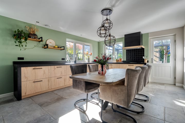 Photo 3 of Edisonstraat 10