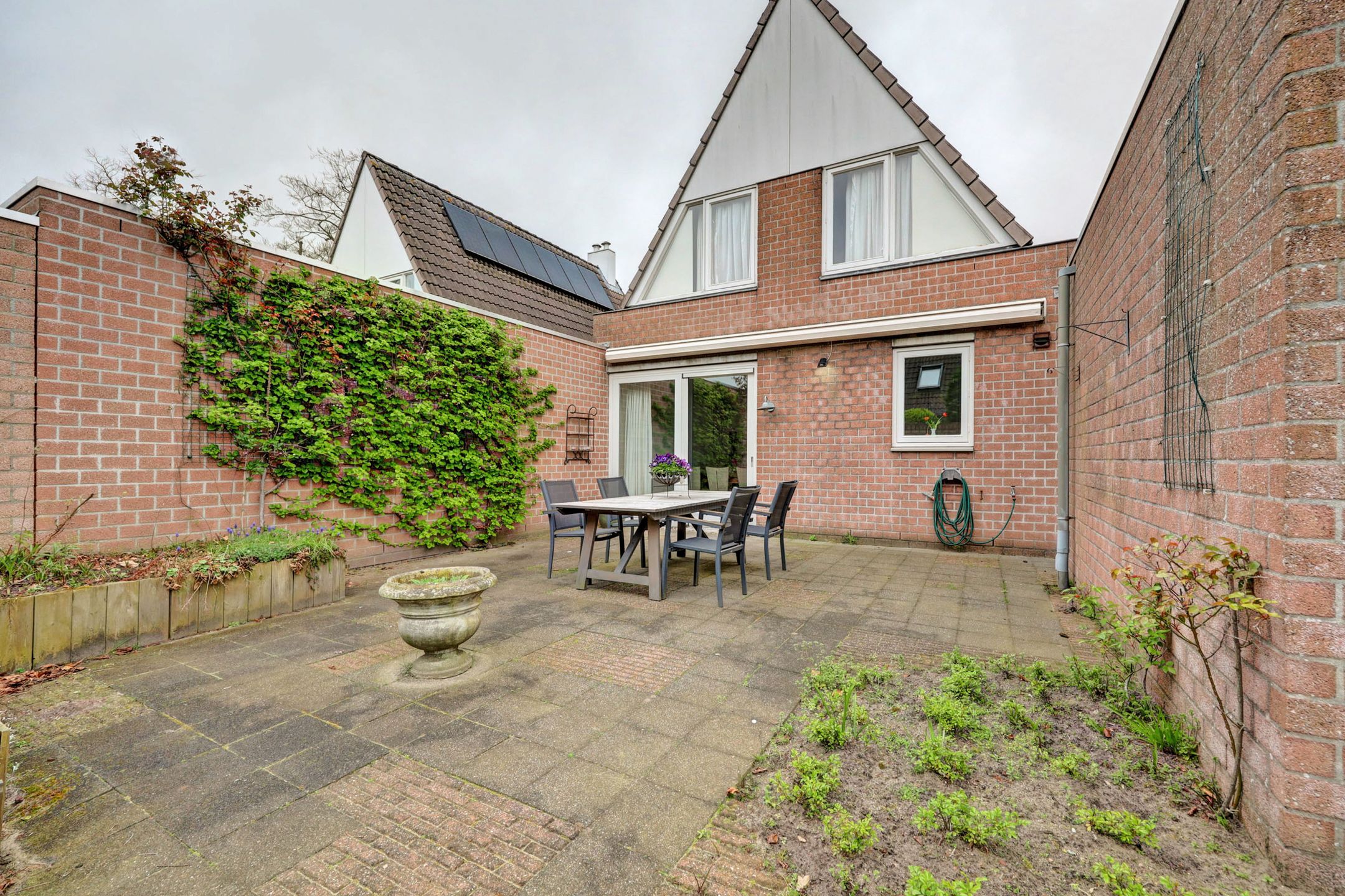 Photo 36 of Theodoorstraat 2