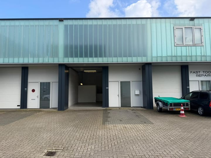 Pesetaweg 101, Nieuw-Vennep