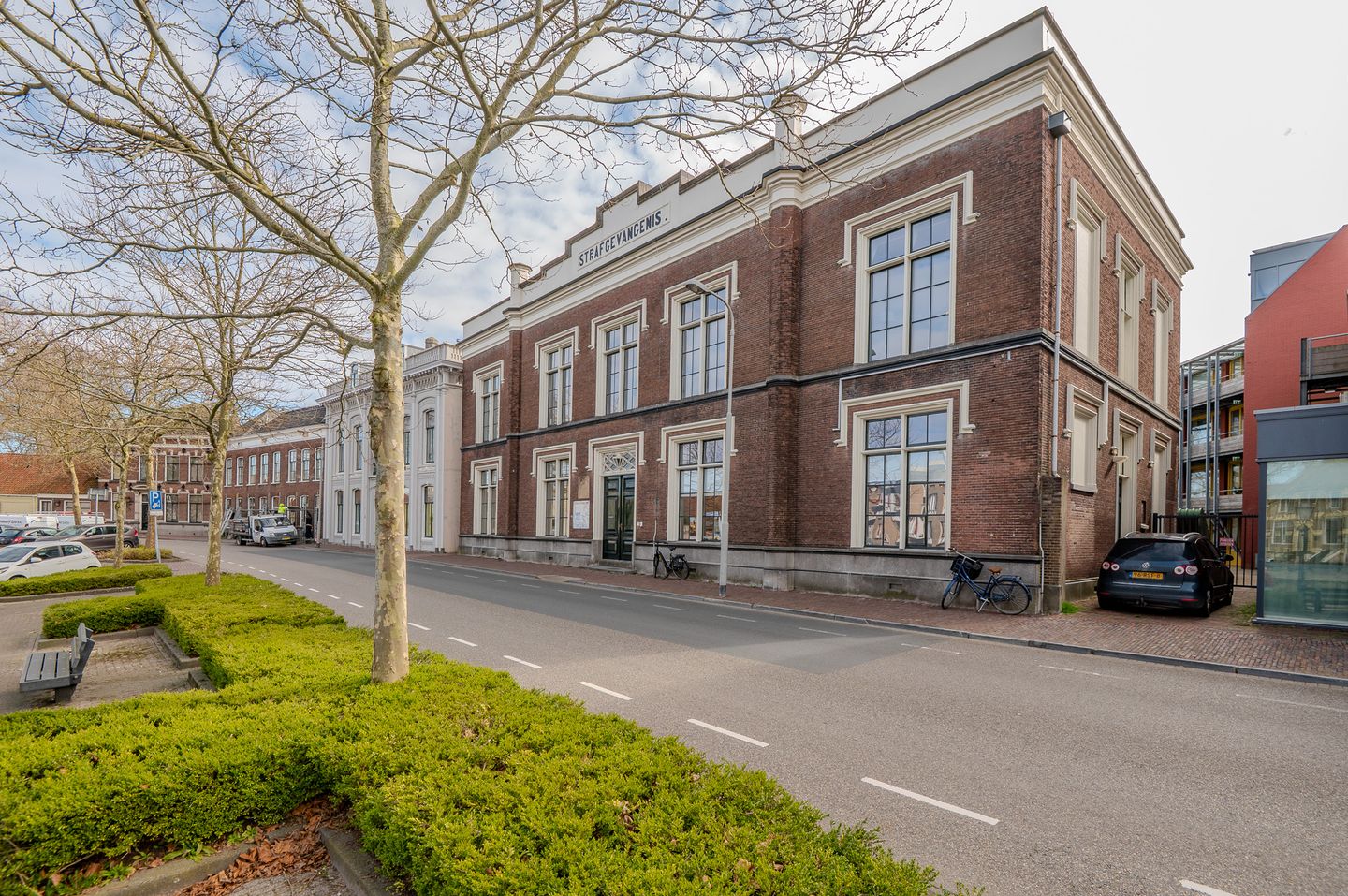 View photo 2 of Albert Joachimikade 3