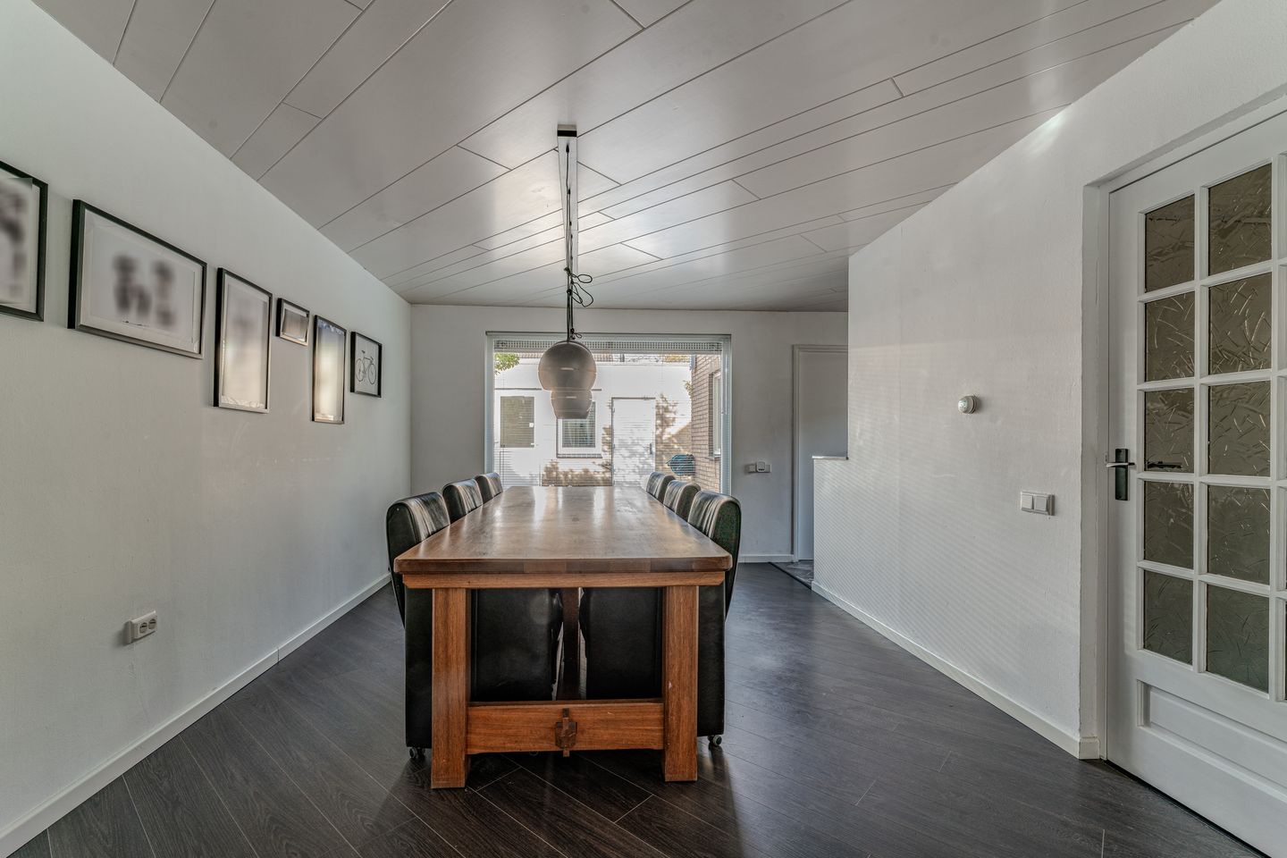Fully Renovated Detached Family Home with Guest Annex — 20