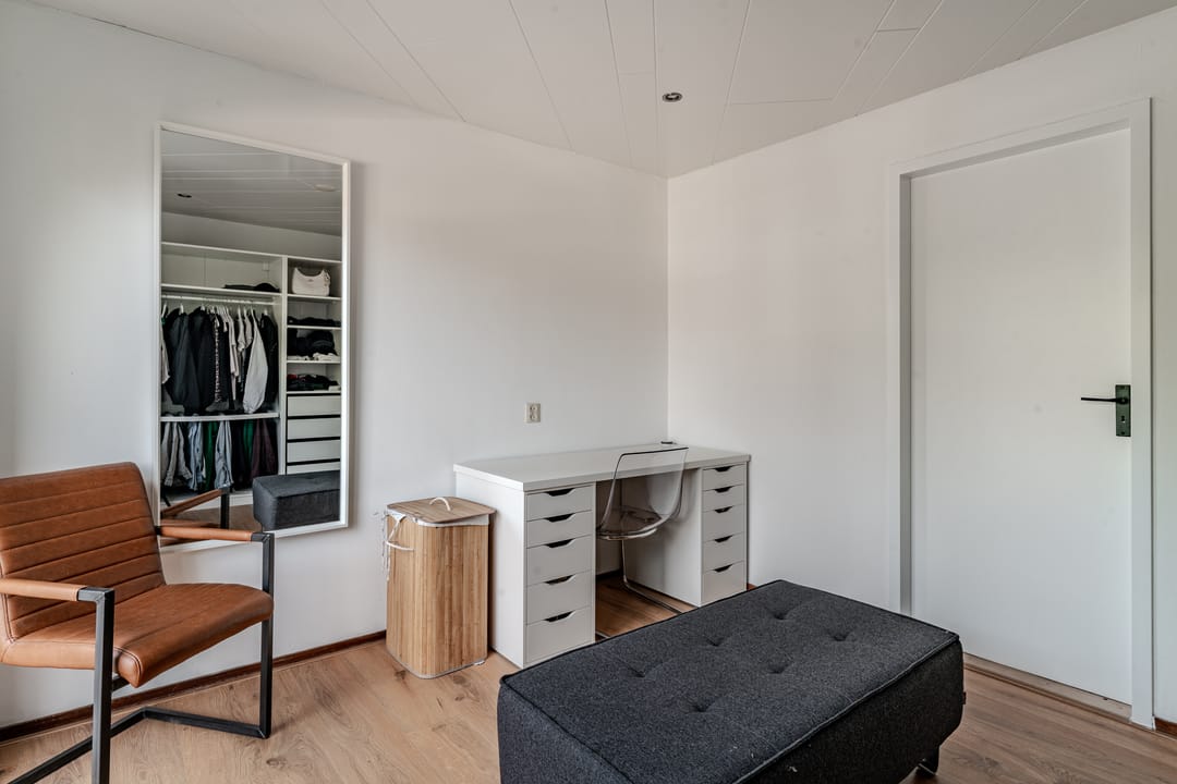 Fully Renovated Detached Family Home with Guest Annex — 41