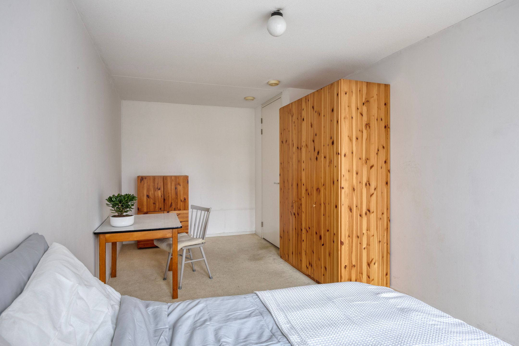 Bright ground-floor apartment with balcony near historic Amersfoort centre — 18
