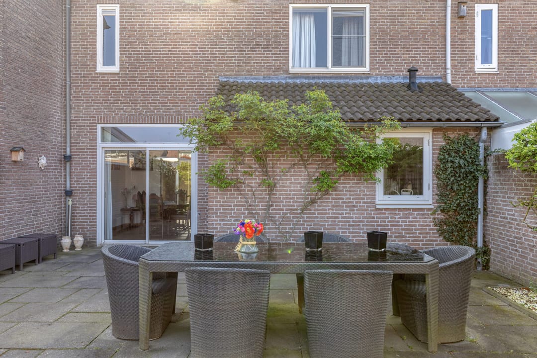 Photo 38 of Vincent van Goghstraat 8