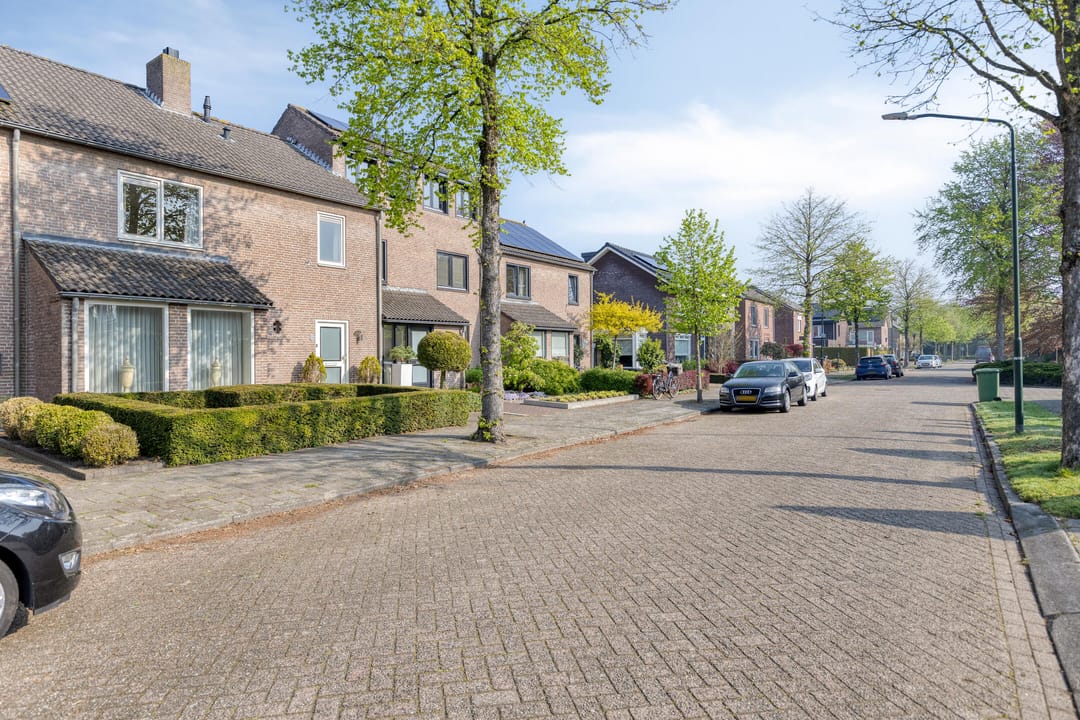 Photo 43 of Vincent van Goghstraat 8