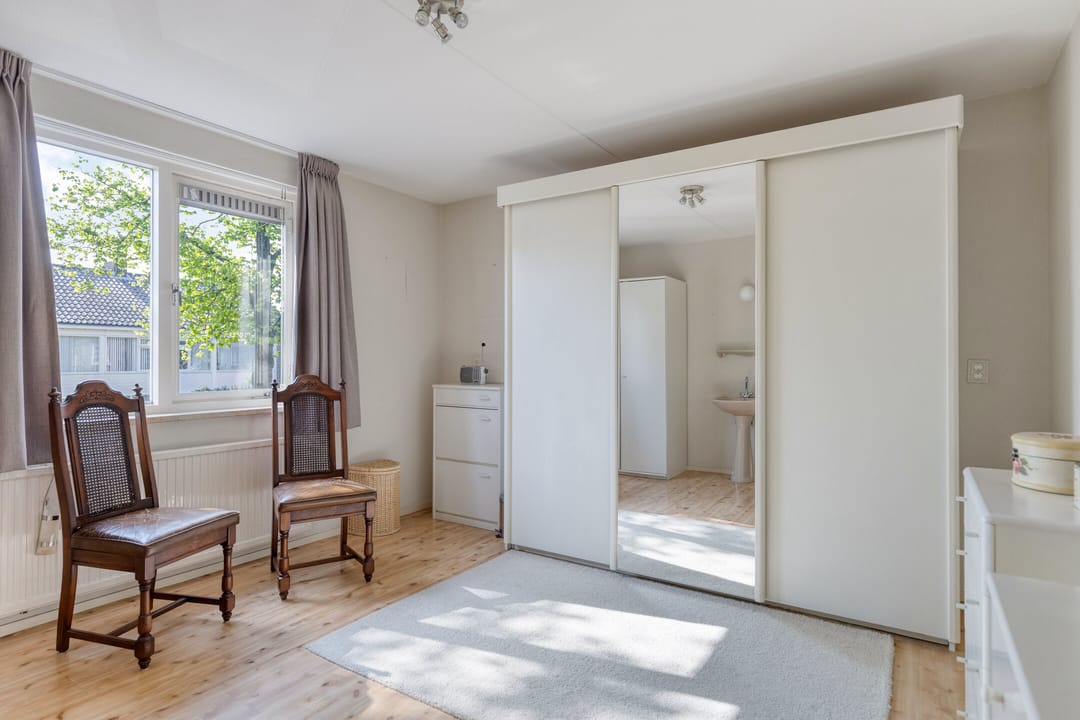 Photo 28 of Vincent van Goghstraat 8