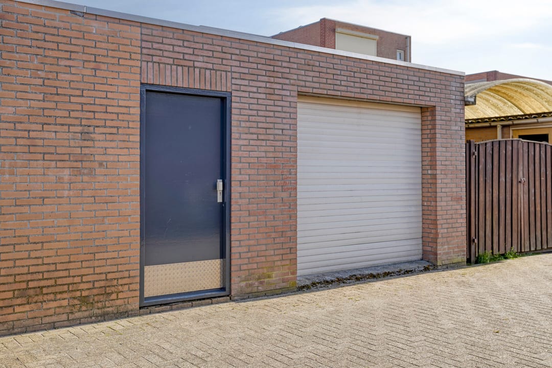 Spacious terraced house with guest accommodation in child-friendly Blixembosch — 31