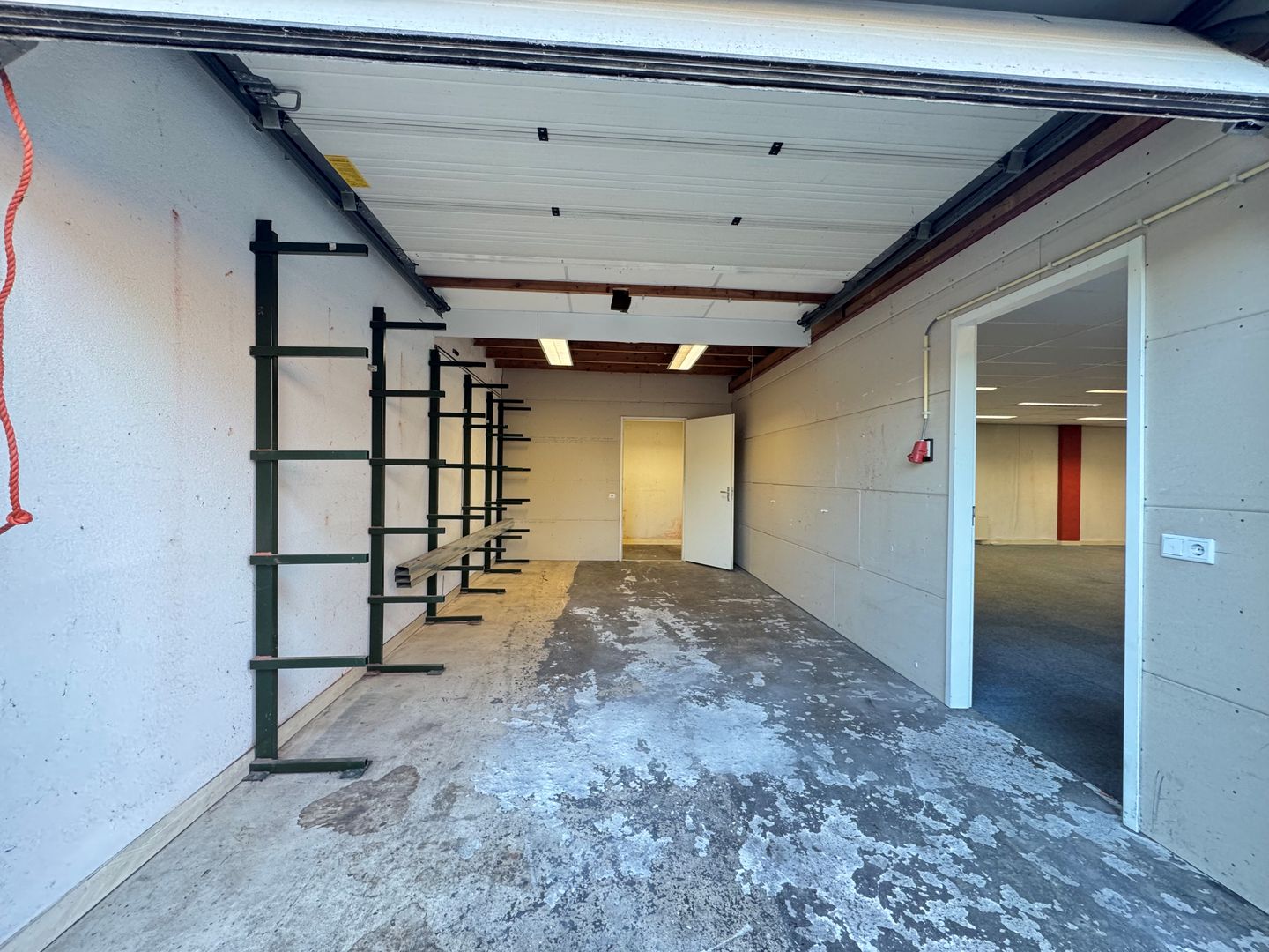 View photo 3 of Wega 1