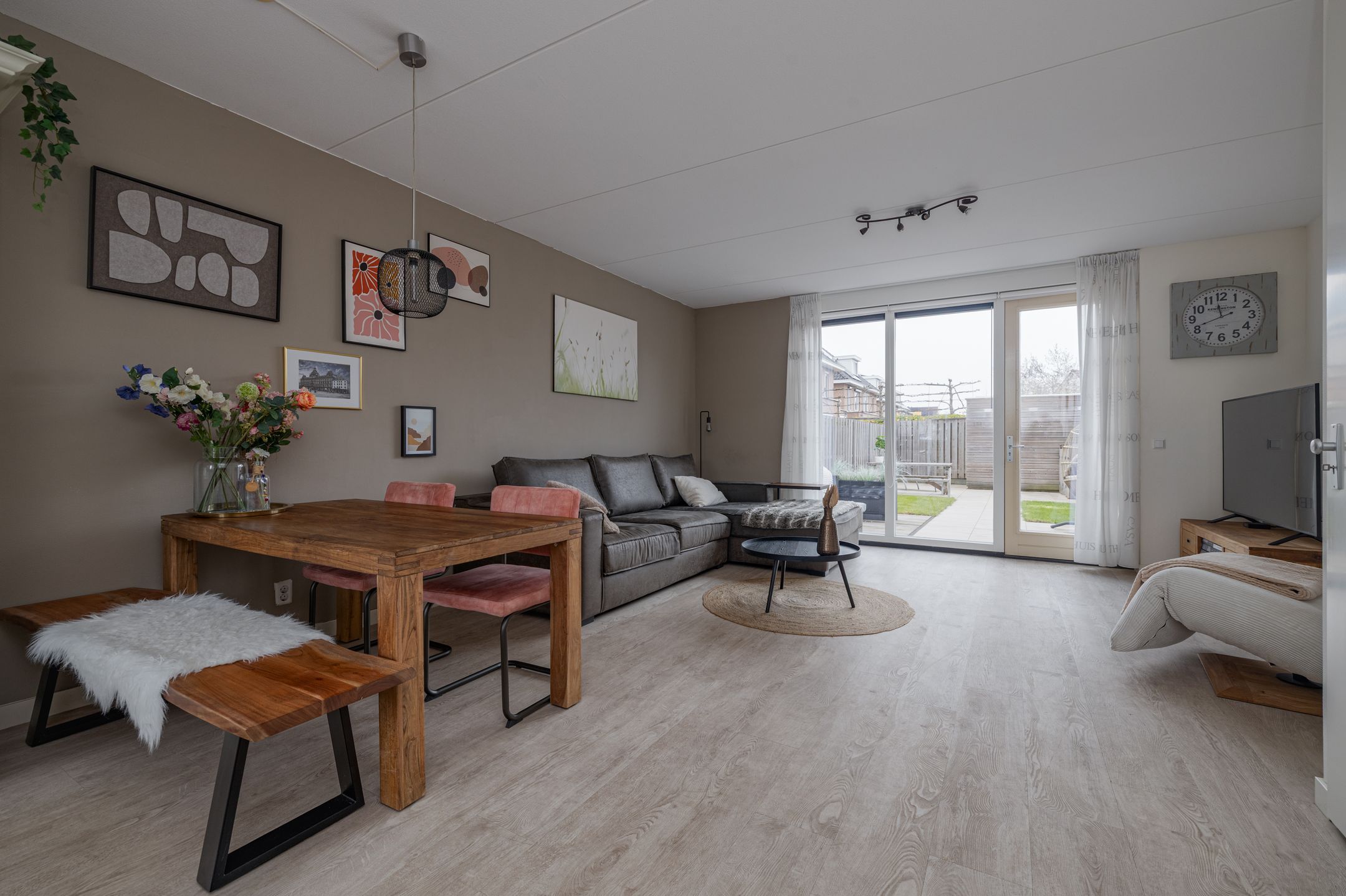 Photo 3 of Leeuwenhorststraat 11