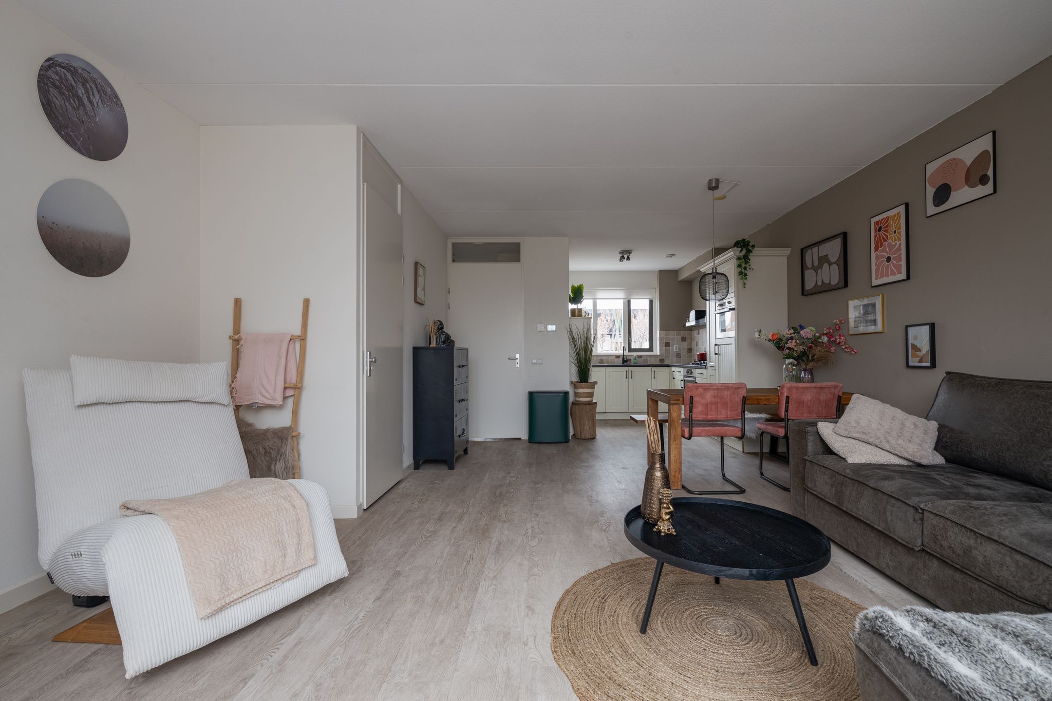 Photo 6 of Leeuwenhorststraat 11