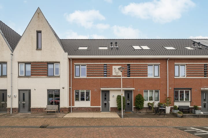 Photo 2 of Leeuwenhorststraat 11